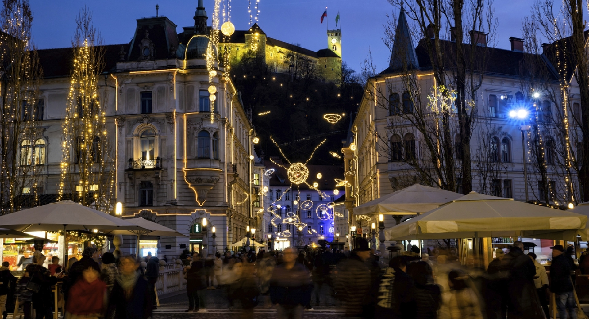 Novoletno okrašena Ljubljana.