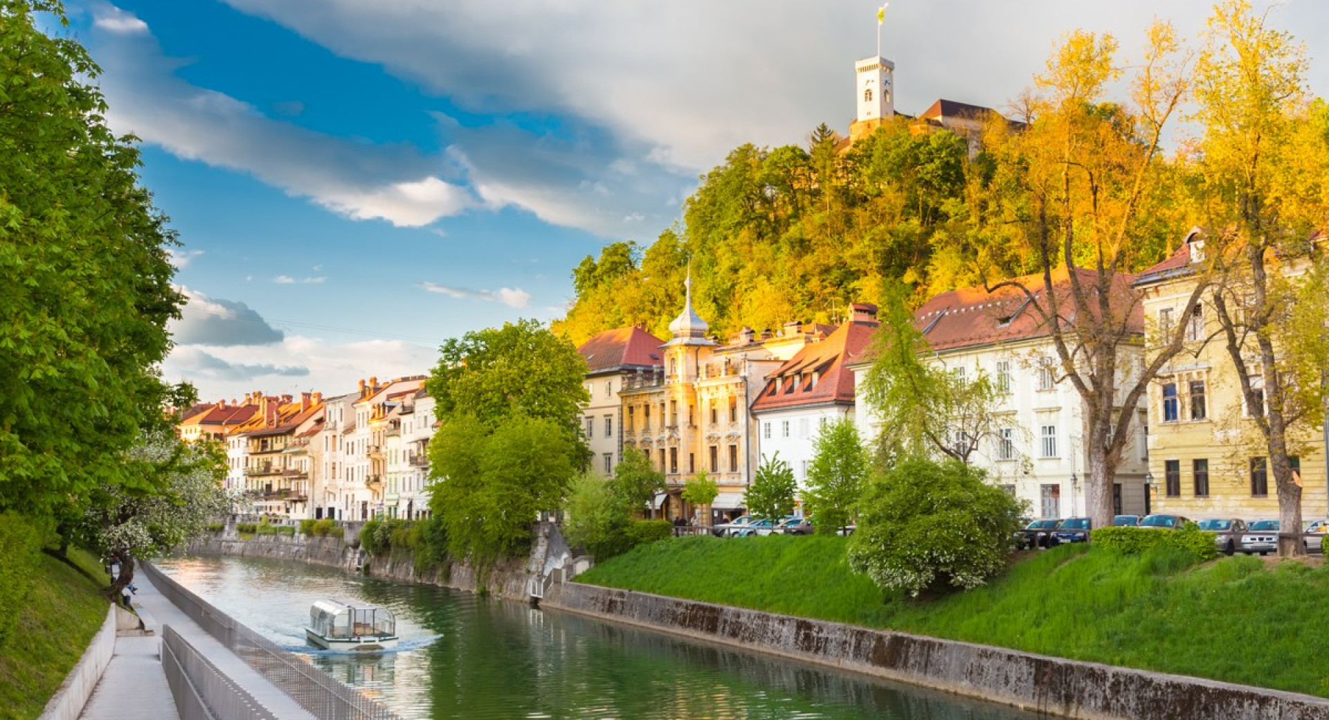 Nabrezje Breg Matej Kastelic Mostphotos