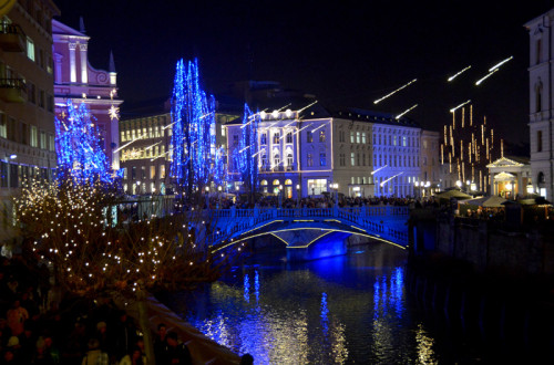 Ljubljana s 3. decembrom prižiga praznične luči in začenja bogat sklop prireditev December v Ljubljani