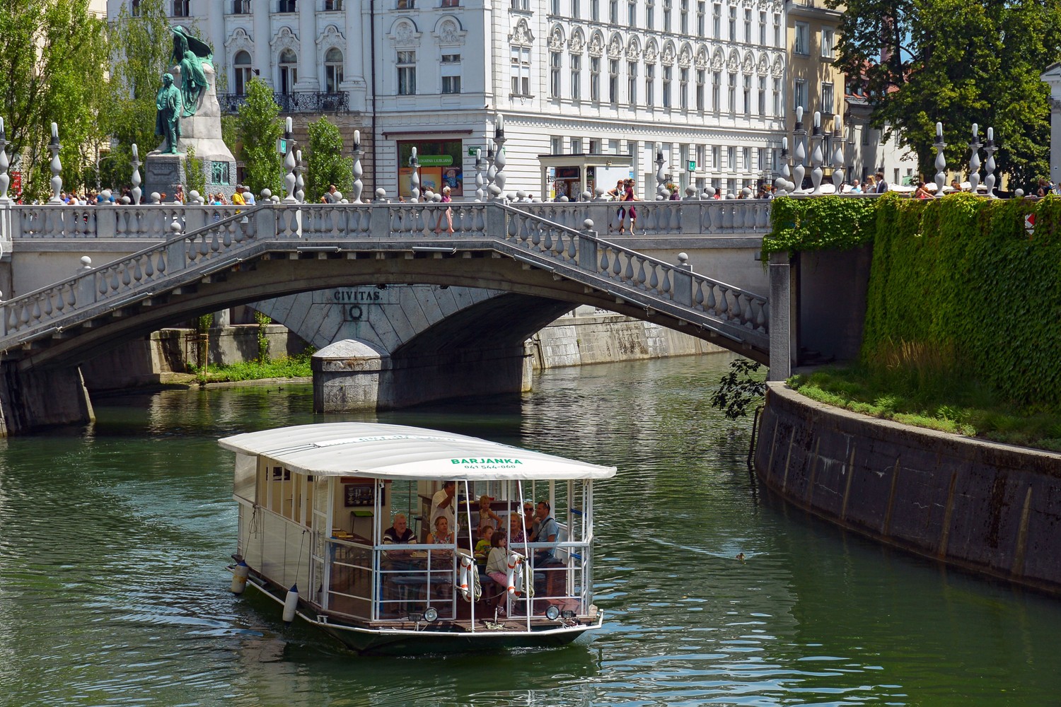 ladjice na Ljubljanici 2014 Dunja Wedam