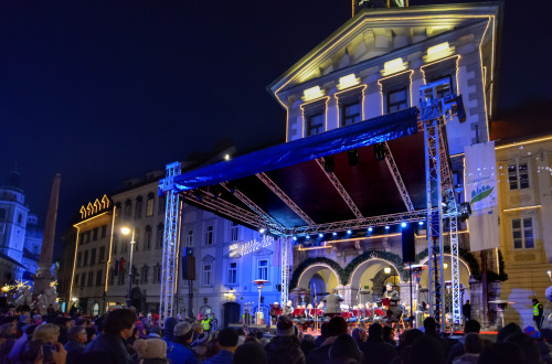 Božični koncert pred Mestno hišo.