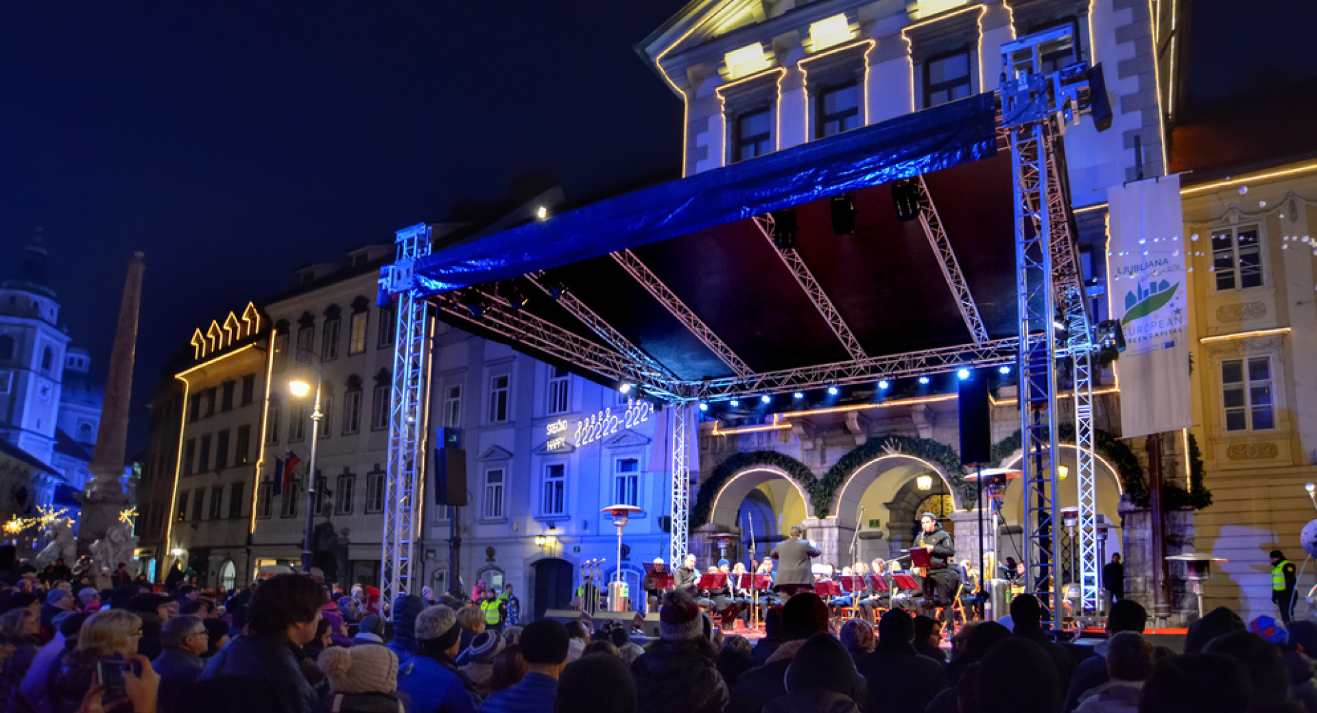 Božični koncert pred Mestno hišo.