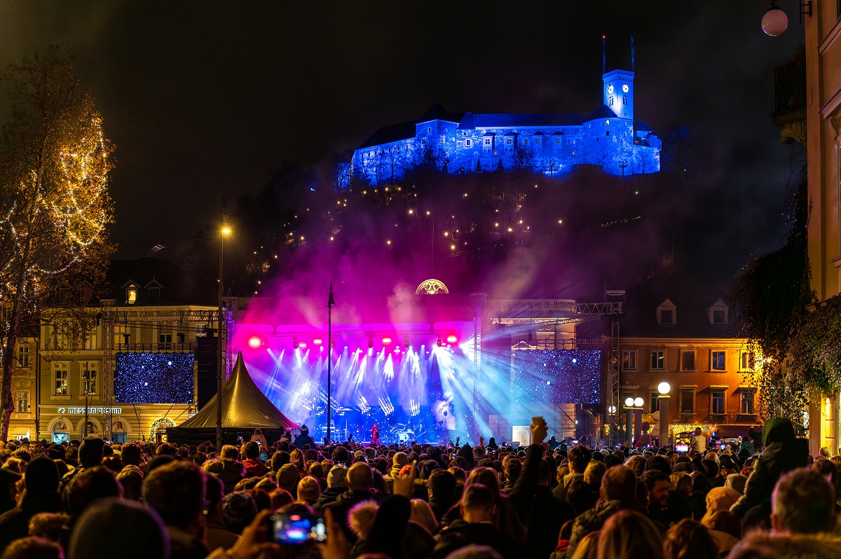 Koncert 2 Kongresni trg December v Ljubljani Andrej Tarfila 2022